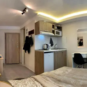 Center Deluxe Θεσσαλονίκη